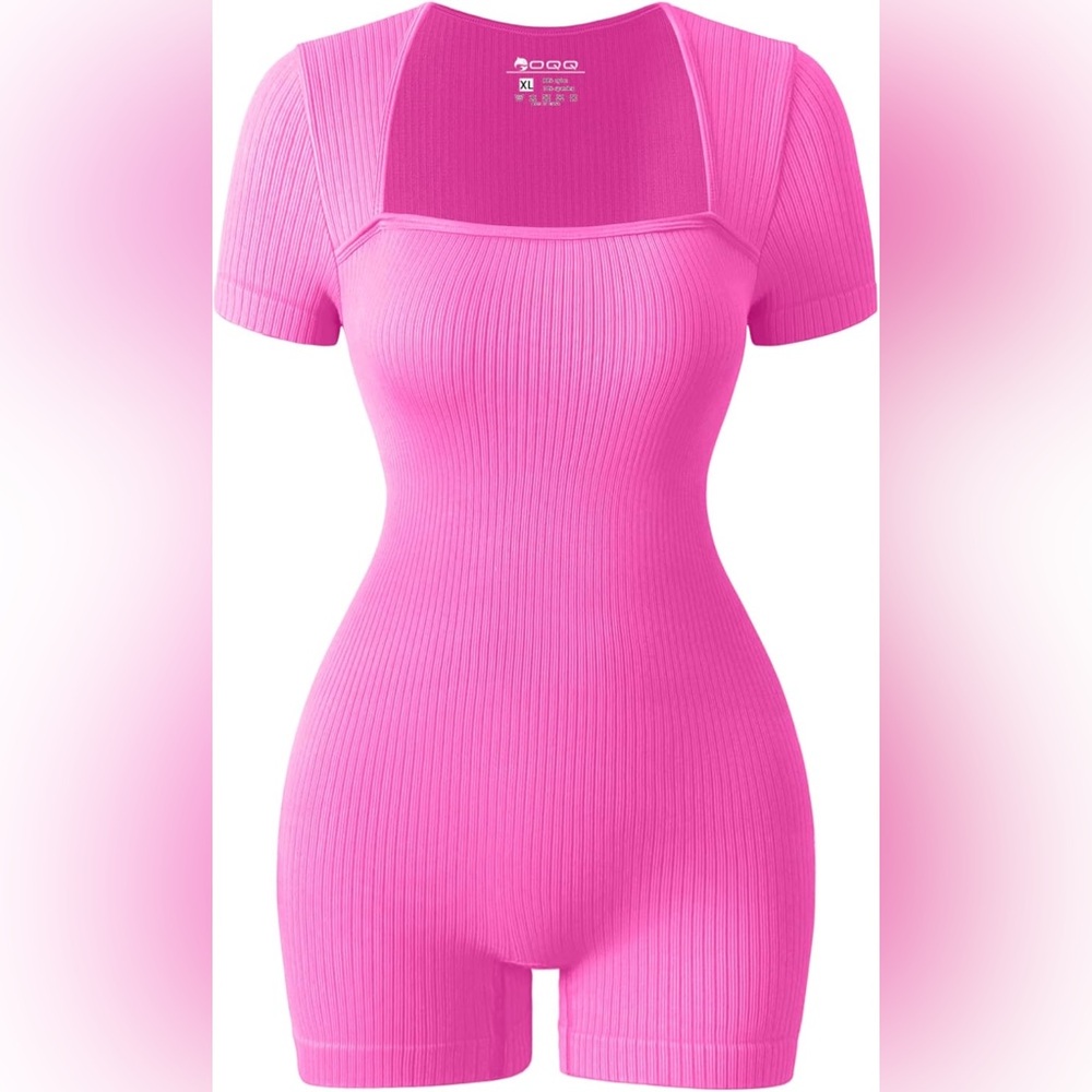 Ribbed Square-Neck Short Sleeve Top in Bright Pink